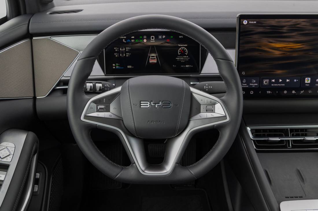BYD Atto 8 Interior Painel 2