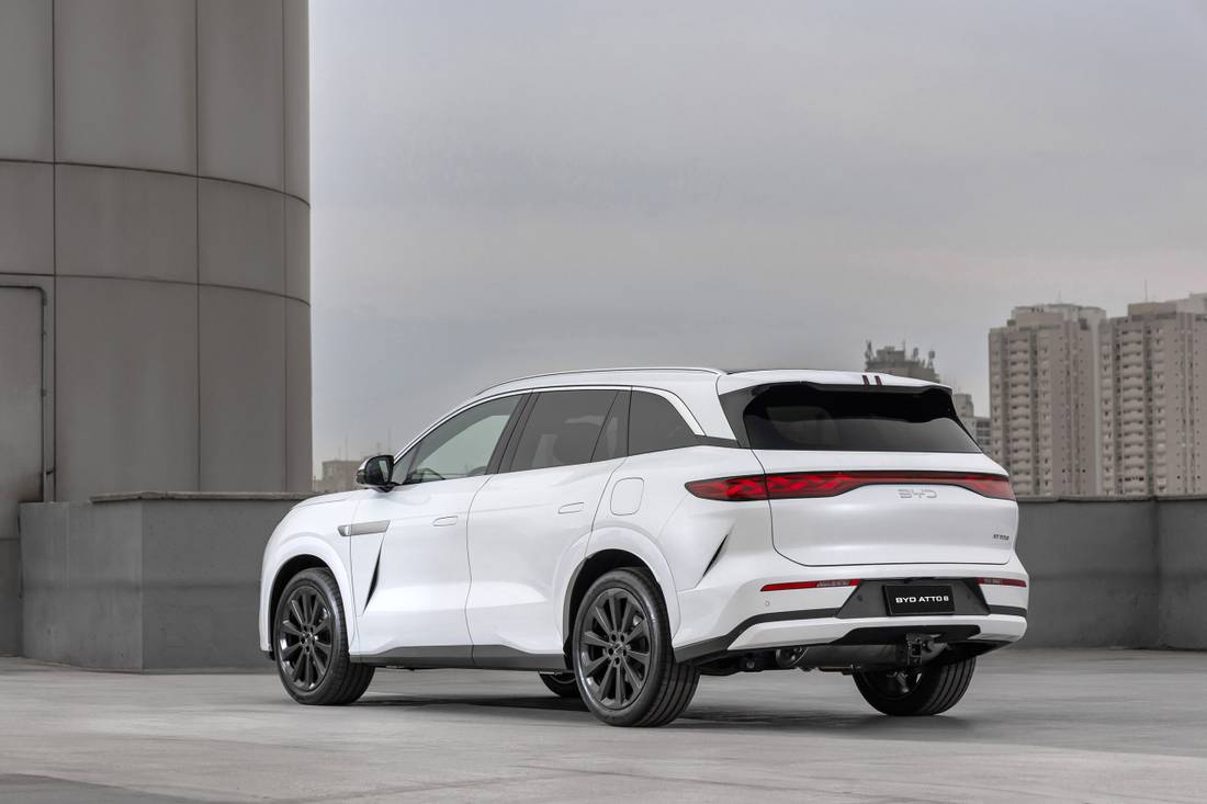 BYD Atto 8 Traseira 2