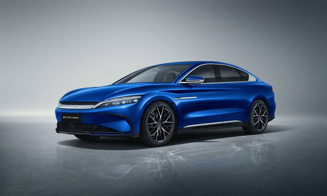 BYD Han Frente Lado