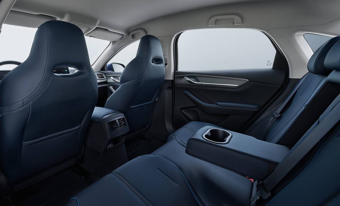 BYD King Interior Bancos Tras.