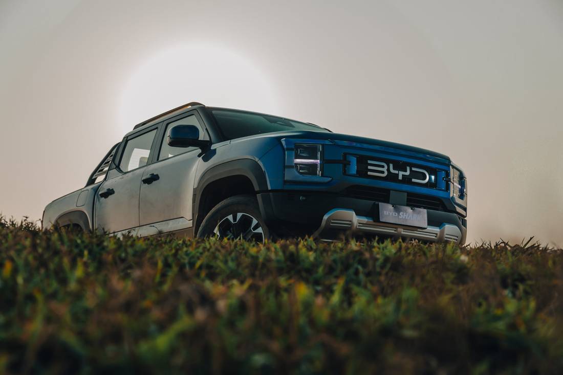 BYD Shark Frente Detalhe
