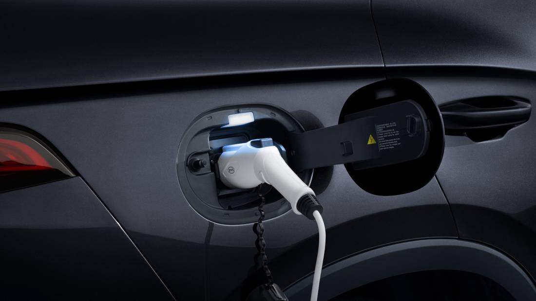 Song Pro Black Tomada Externa