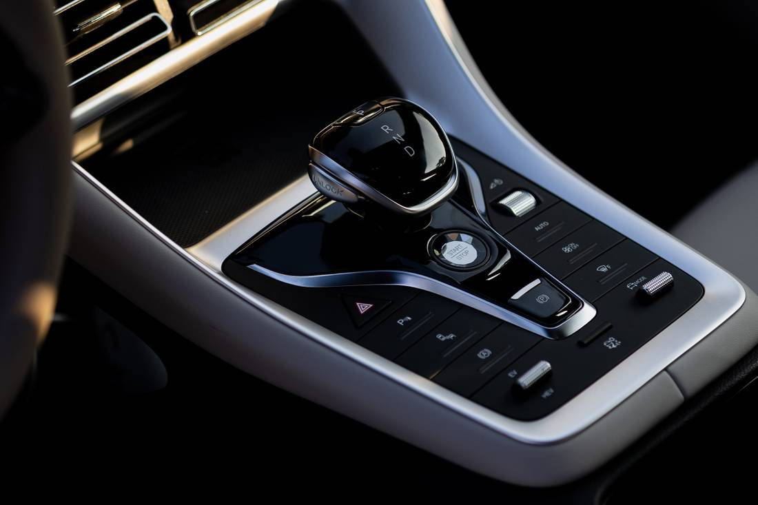 Song Pro Interior Console 2