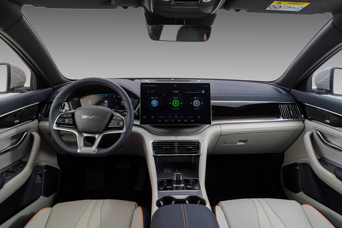 Song Plus Premium Interior Painel